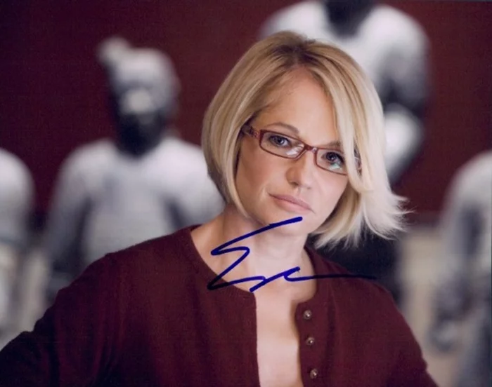 Ellen Barkin autograph