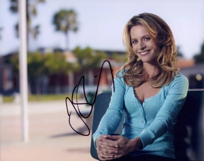 Jessalyn Gilsig autograph