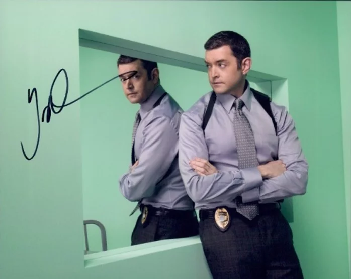 Timothy Omundson autograph