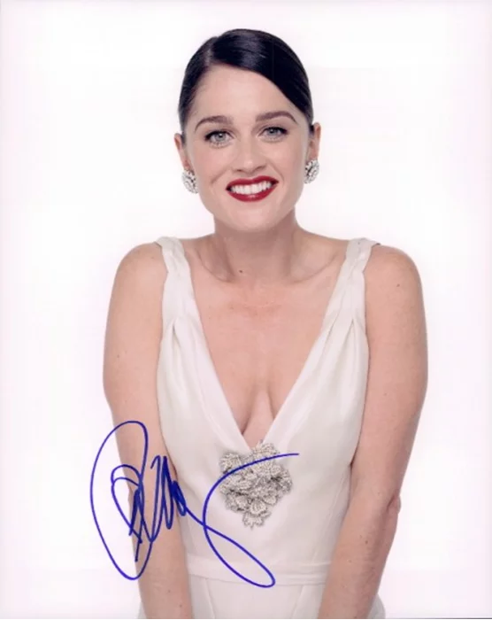 Robin Tunney autograph