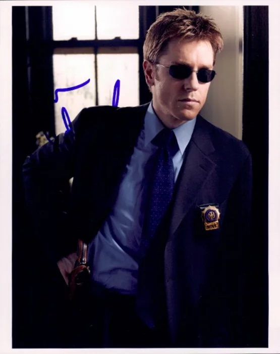 Ron Eldard autograph