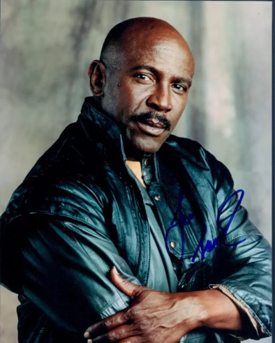 Louis Gossett, Jr. autograph