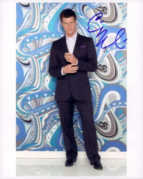 Eric Mabius autograph