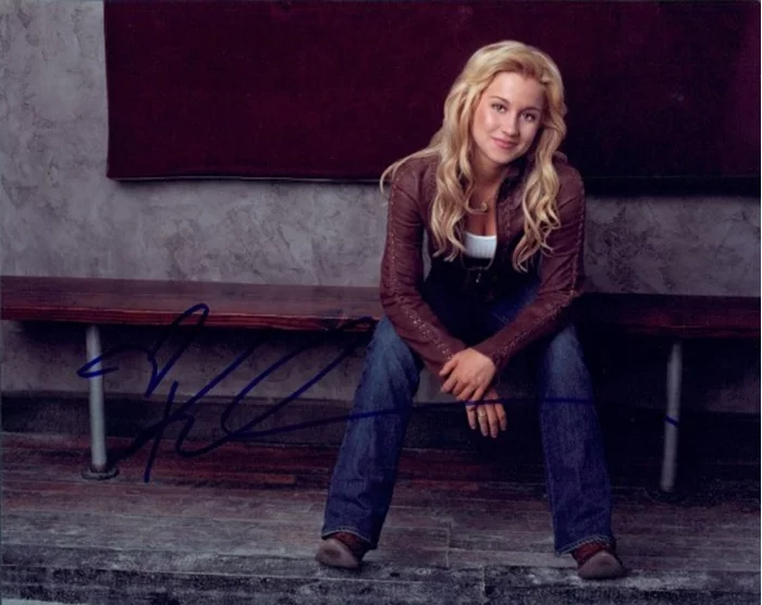 Kellie Pickler autograph