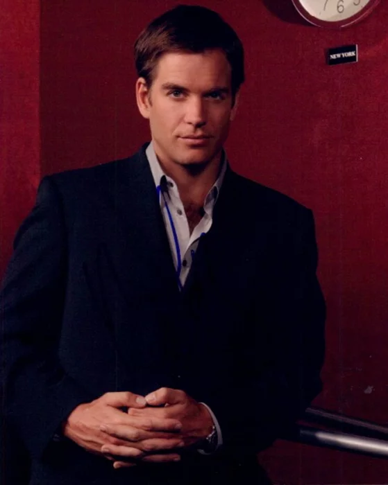 Michael Weatherly autograph