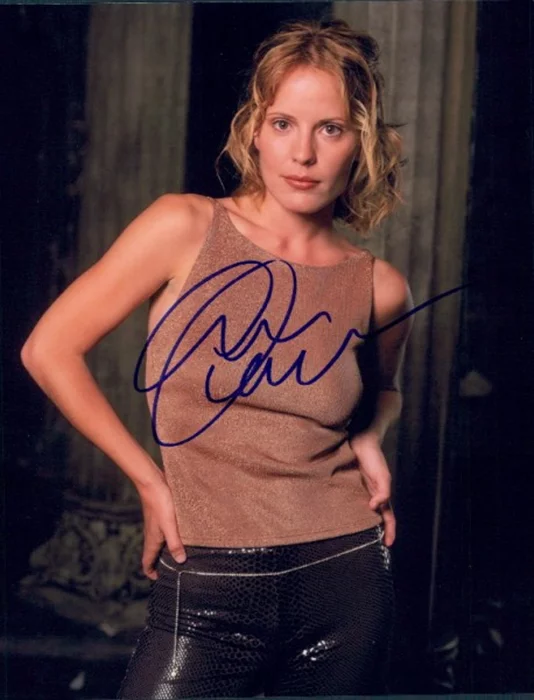 Emma Caulfield autograph