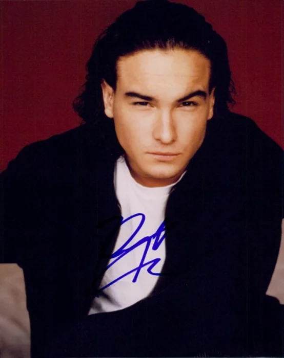 Johnny Galecki autograph
