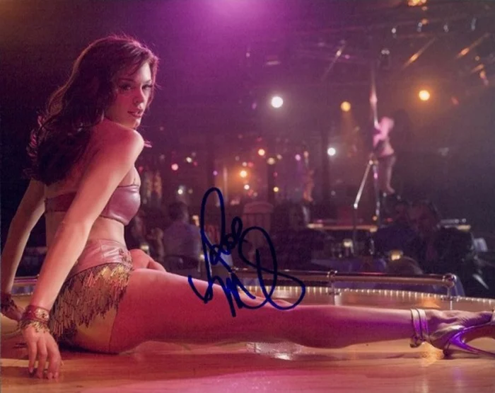 Rose McGowan autograph