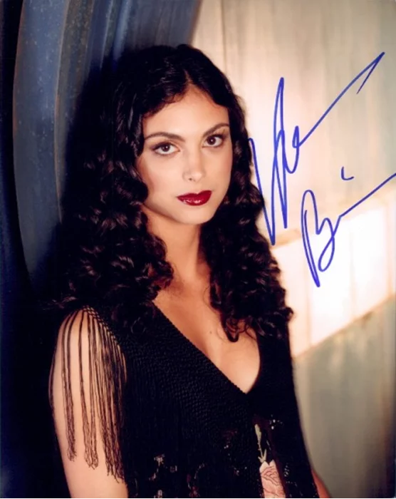 Morena Baccarin autograph