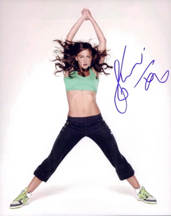 Sharni Vinson autograph