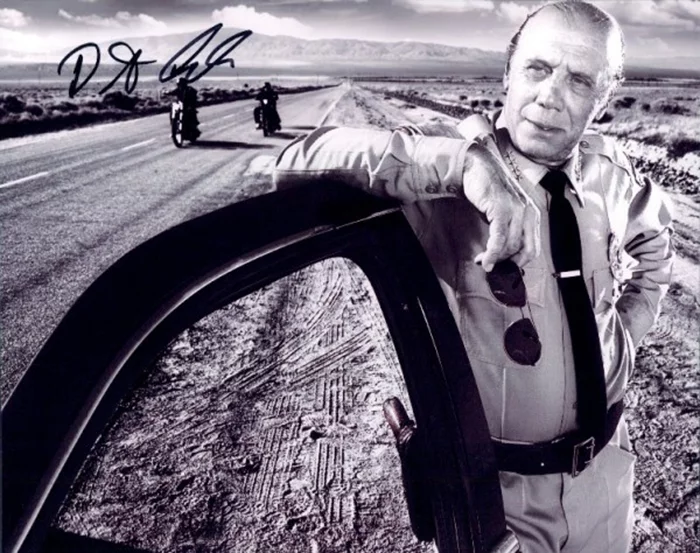 Dayton Callie autograph