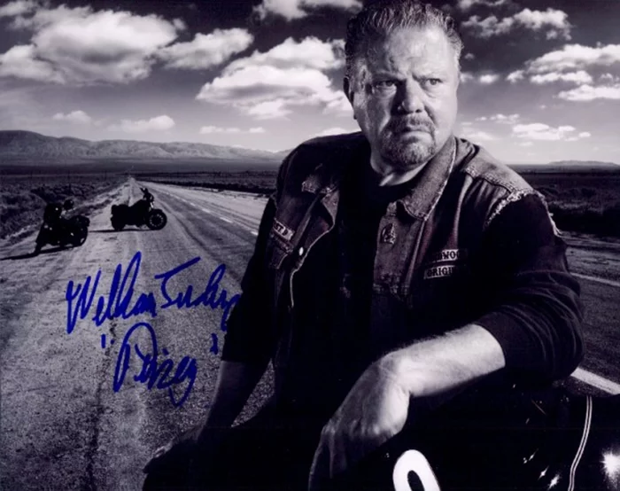 William Lucking autograph