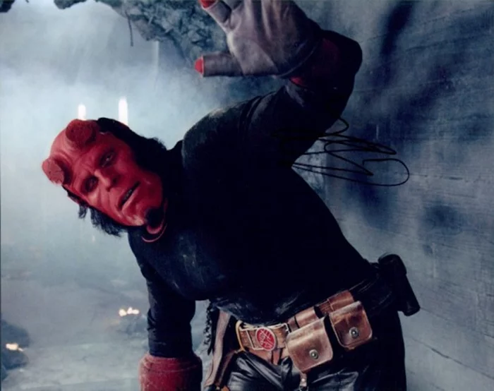Ron Perlman autograph