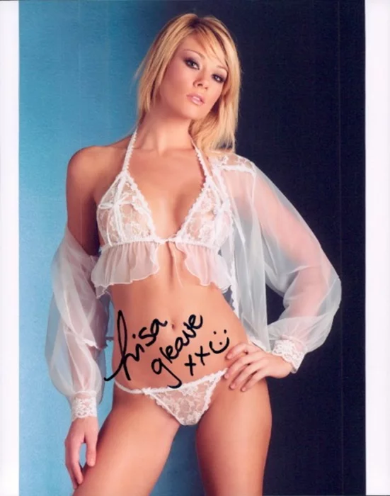 Lisa Gleave autograph