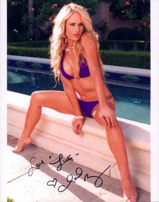 Chanel Ryan autograph