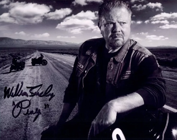 William Lucking autograph