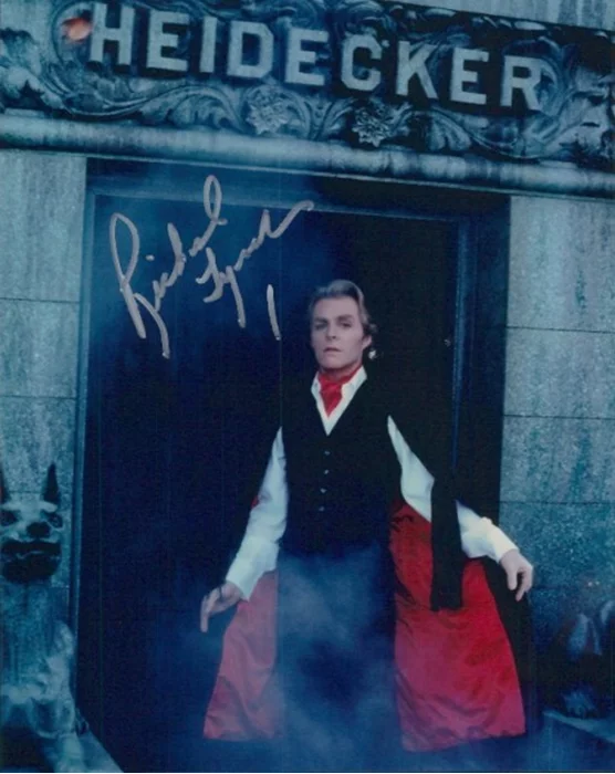 Richard Lynch autograph
