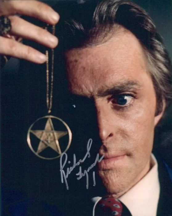 Richard Lynch autograph