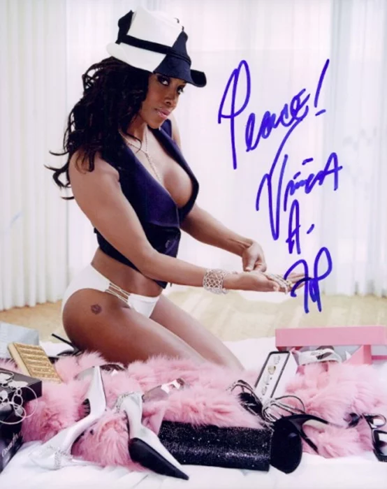 Vivica A. Fox autograph