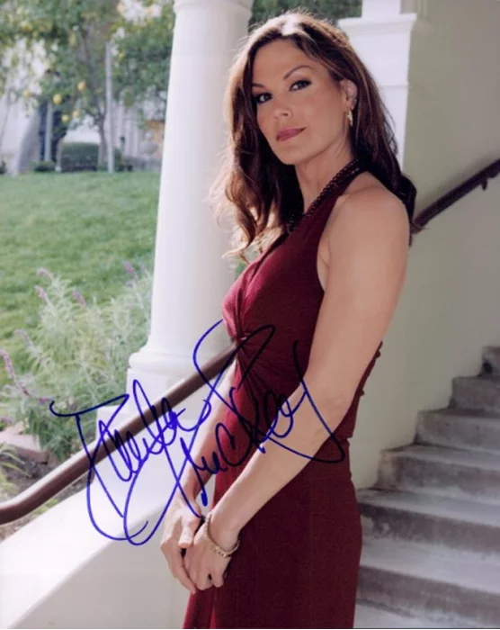 Paula Trickey autograph