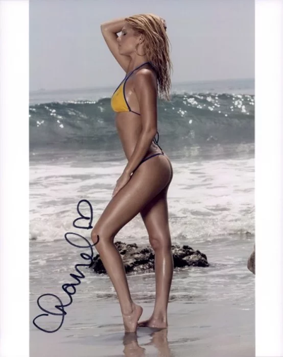 Chanel Zizerconenionson autograph