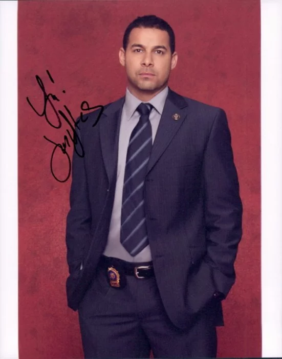 Jon Huertas autograph