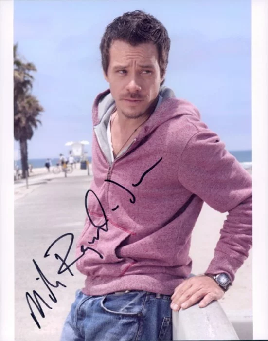 Michael Raymond-James autograph