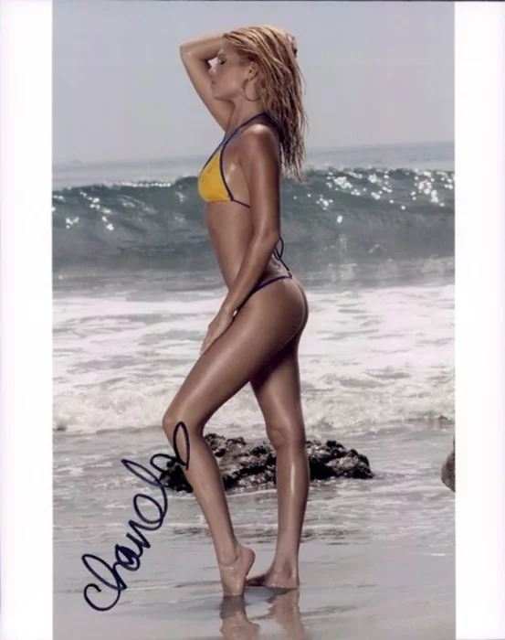 Chanel Zizerconenionson autograph