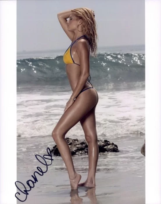 Chanel Zizerconenionson autograph