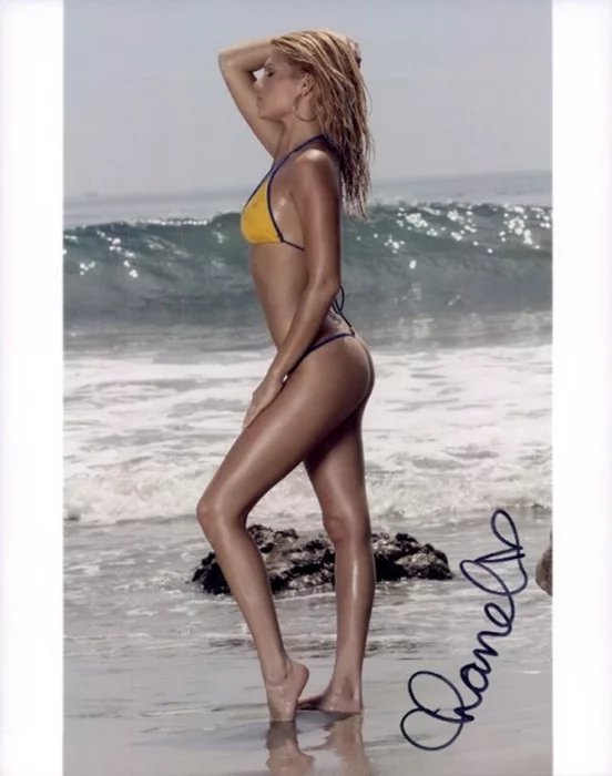 Chanel Zizerconenionson autograph