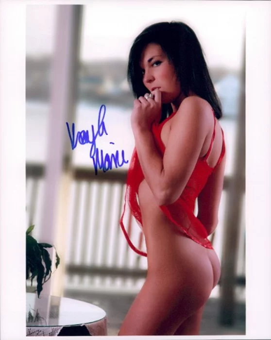 Kayla Marie autograph