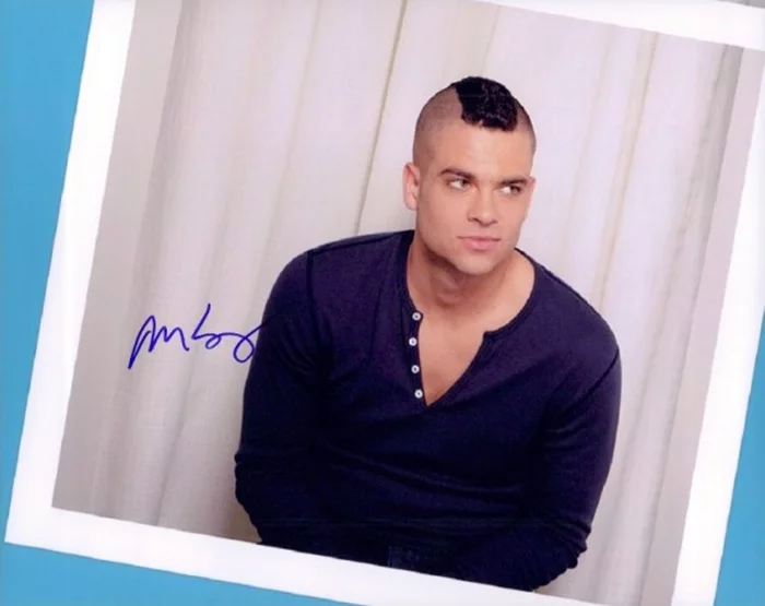 Mark Salling autograph
