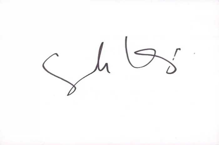 Angela Kinsey autograph