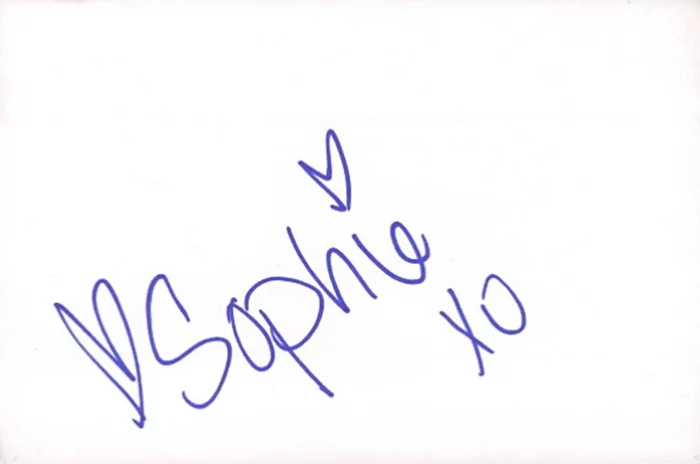 Sophie Turner autograph