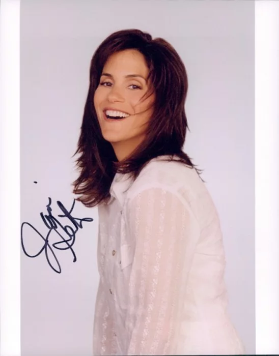 Jami Gertz autograph