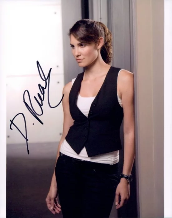 Daniela Ruah autograph