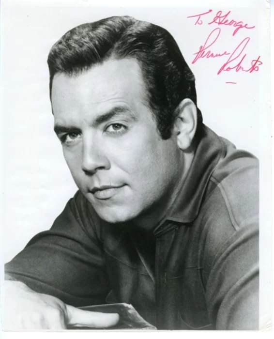 Pernell Roberts autograph