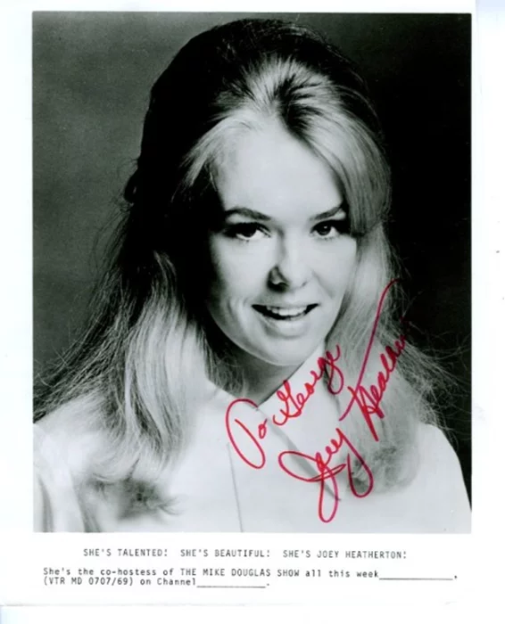 Joey Heatherton autograph