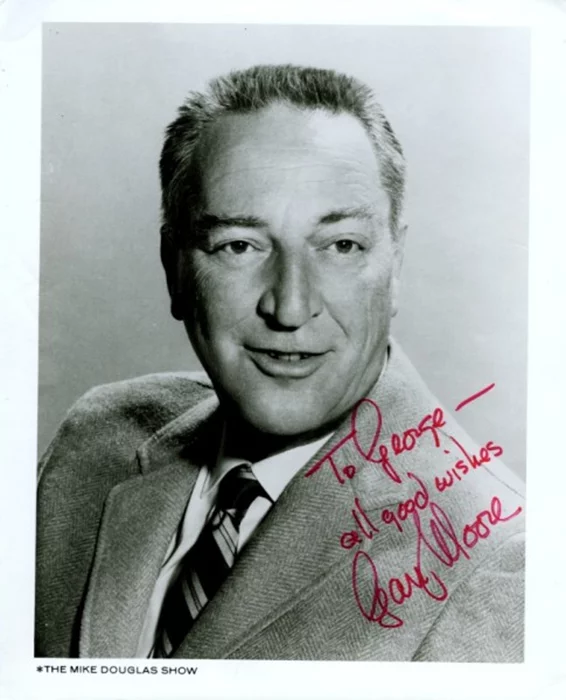 Garry Moore autograph