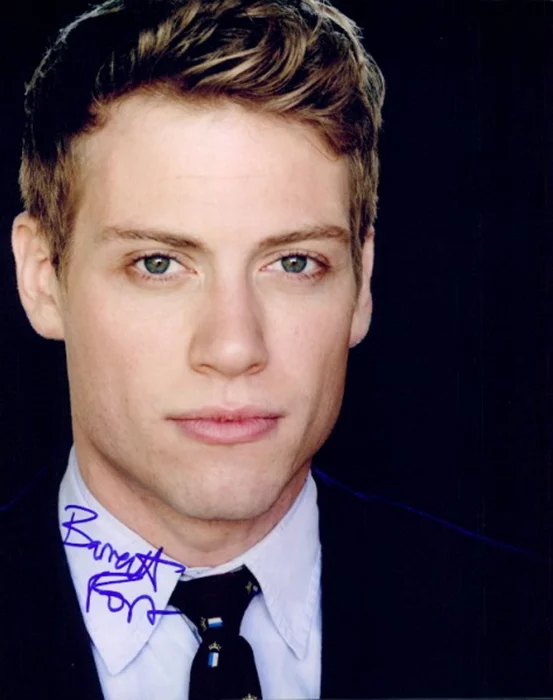 Barrett Foa autograph