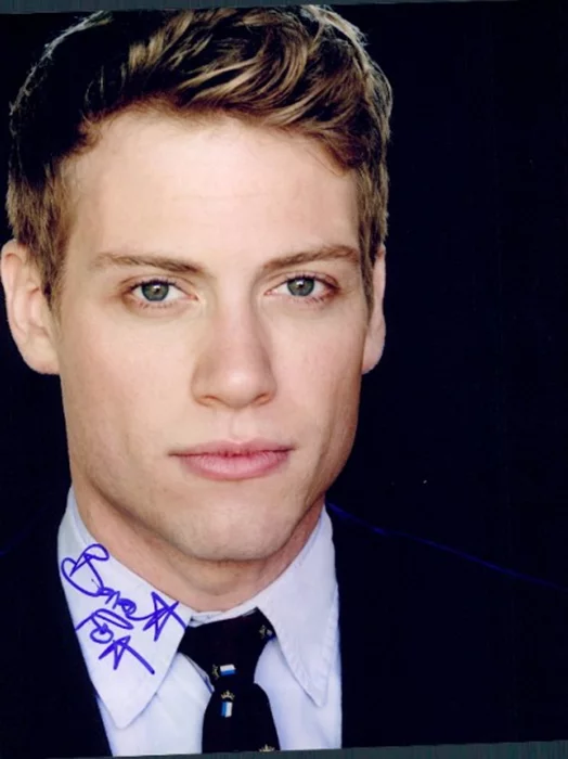Barrett Foa autograph
