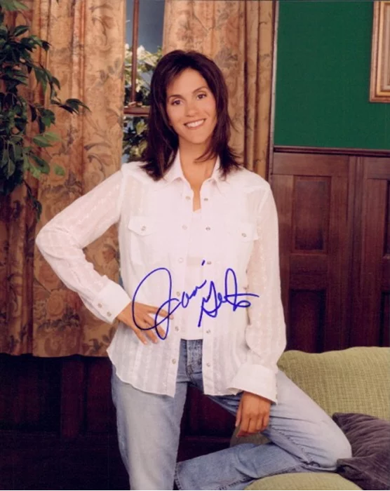 Jami Gertz autograph