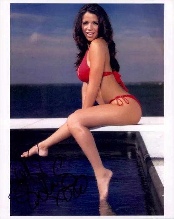 Vida Guerra autograph