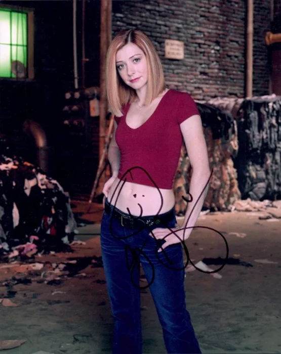 Alyson Hannigan autograph