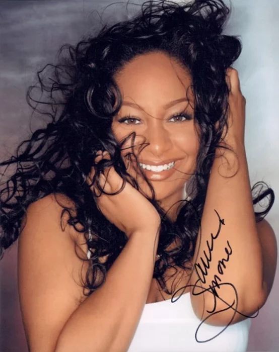 Raven-Symone autograph