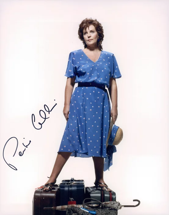 Pauline Collins autograph