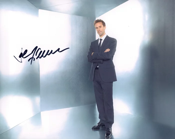 Joe Fiennes autograph