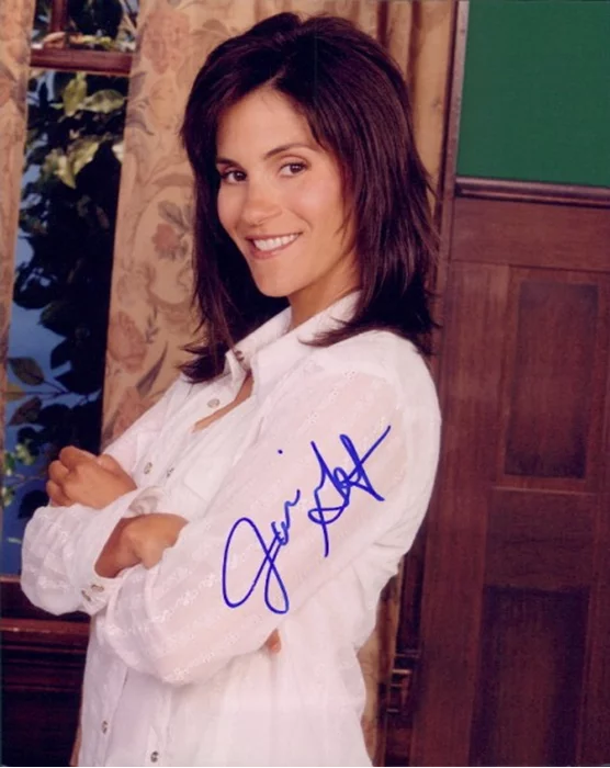 Jami Gertz autograph