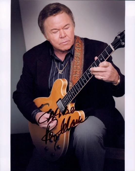 Roy Clark autograph