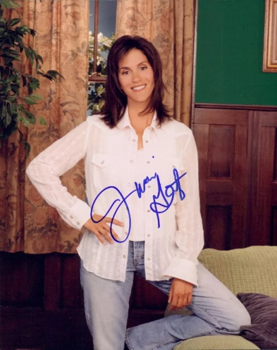 Jami Gertz autograph
